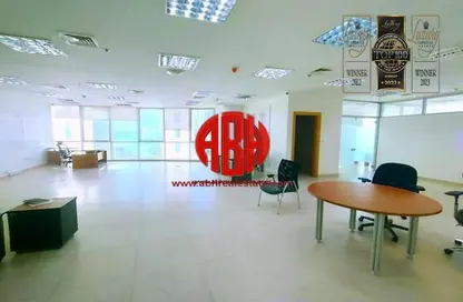مساحات مكتبية - استوديو - 3 حمامات للايجار في برج وست باي - الخليج الجنوبي - الخليج الغربي - الدوحة