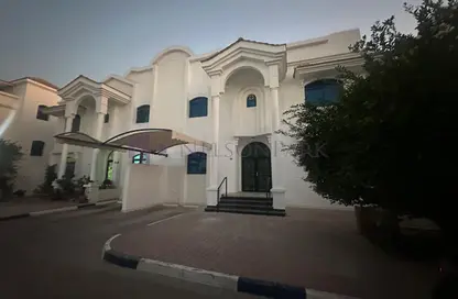 Compound - 3 Bedrooms - 4 Bathrooms for rent in Al Nuaija Street - Al Hilal West - Al Hilal - Doha