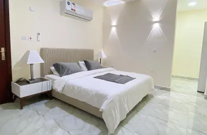 Apartment - 1 Bedroom - 2 Bathrooms for rent in Al Miqdad Street - Umm Ghuwailina - Doha