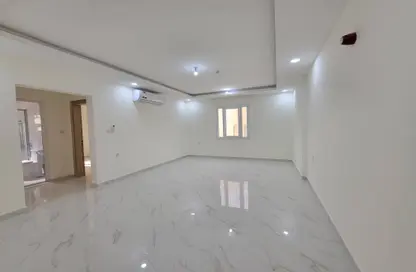 Apartment - 2 Bedrooms - 2 Bathrooms for rent in Fereej Kulaib - Doha