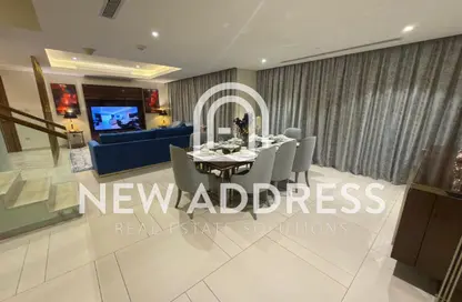 شقة - 2 غرف نوم - 4 حمامات للايجار في ابراج باي - منطقة الأبراج - جزيرة اللؤلؤة - الدوحة