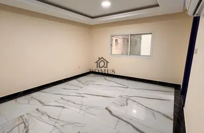 شقة - غرفة نوم - 1 حمام للايجار في شارع ثابت بن زايد - المنصورة - الدوحة