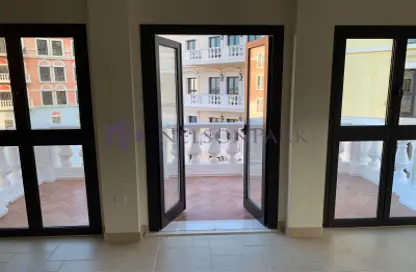 Apartment - 3 Bedrooms - 4 Bathrooms for rent in Mercato - Qanat Quartier - The Pearl Island - Doha