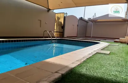 صورة لـ حوض سباحة فيلا - 5 غرف نوم - 5 حمامات للايجار في 871 شارع - جنوب الدحيل - الدحيل - الدوحة ، صورة رقم 1