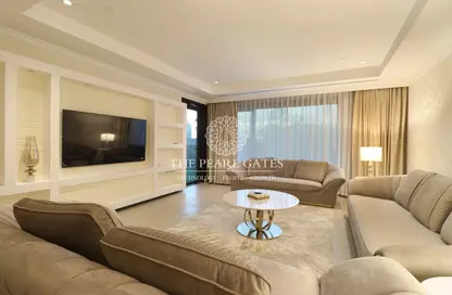 Apartment - 2 Bedrooms - 3 Bathrooms for rent in West Porto Drive - Porto Arabia - The Pearl Island - Doha