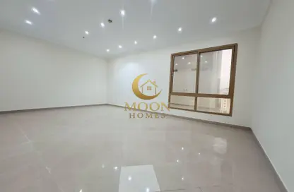 شقة - 2 غرف نوم - 2 حمامات للايجار في ام غوالينا تجارية - ام غويلينا - أم غويلينا - الدوحة