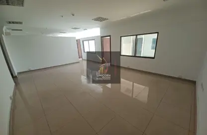Office Space - Studio - 2 Bathrooms for rent in Al Nasr Street - Al Nasr - Doha