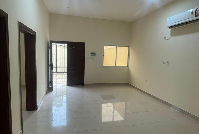 989928 - Property Main Image