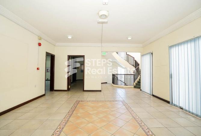 985733 - Property Image 3