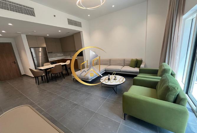 915567 - Property Image 2