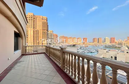 شقة - 2 غرف نوم - 3 حمامات للايجار في طريق بورتو الغربي - بورتو أرابيا - جزيرة اللؤلؤة - الدوحة