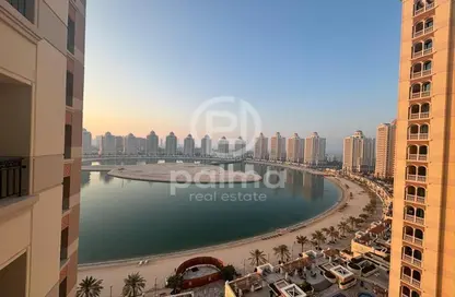 شقة - 2 غرف نوم - 3 حمامات للايجار في فيفا غرب - فيفا بحرية - جزيرة اللؤلؤة - الدوحة