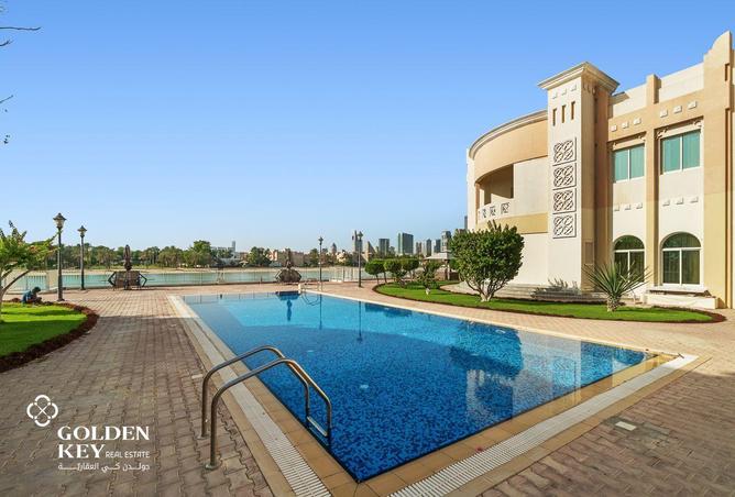 872027 - Property Image 2