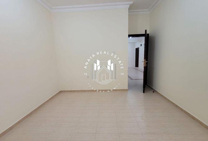 927720 - Property Image 3