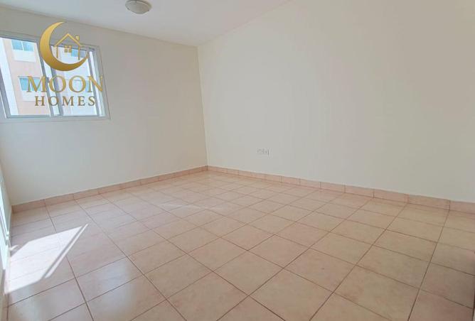 975489 - Property Image 2