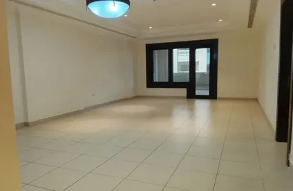 Apartment - 1 Bedroom - 2 Bathrooms for rent in West Porto Drive - Porto Arabia - The Pearl Island - Doha Apartment - 1 Bedroom - 2 Bathrooms for rent in West Porto Drive - Porto Arabia - The Pearl Island - Doha