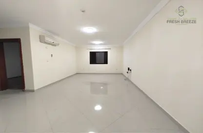 شقة - 2 غرف نوم - 2 حمامات للايجار في فريج بن محمود - الدوحة