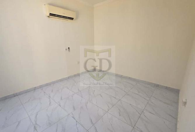 945464 - Property Image 2