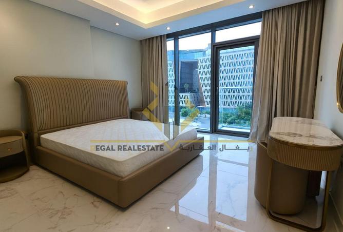 989702 - Property Image 3