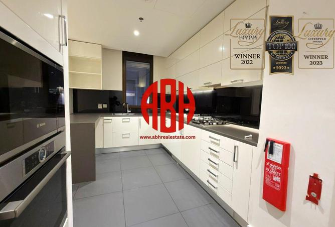 976120 - Property Image 2