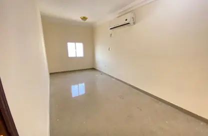 Apartment - 1 Bedroom - 1 Bathroom for rent in Ain Khaled Villas - Ain Khaled - Doha