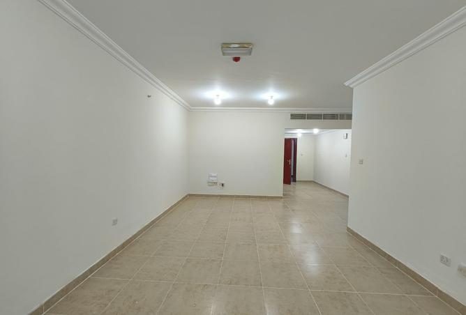 1000120 - Property Image 3