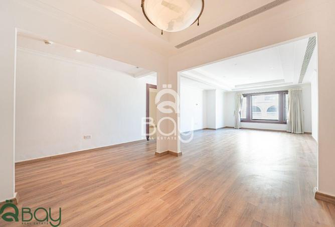 976043 - Property Image 2