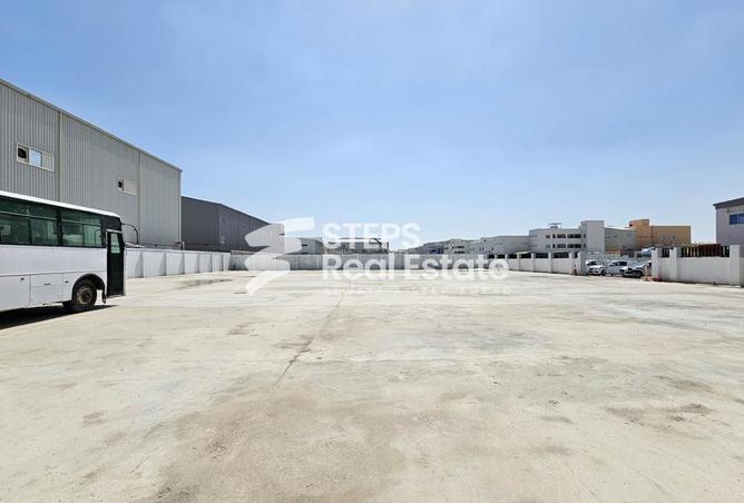 944078 - Property Image 2