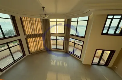 تاون هاوس - 5 غرف نوم - 6 حمامات للايجار في طريق بورتو الشرقي - بورتو أرابيا - جزيرة اللؤلؤة - الدوحة