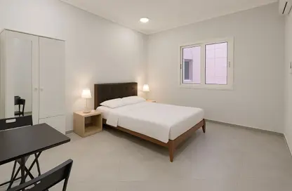 Apartment - Studio - 1 Bathroom for rent in Umm Qarn - Al Daayen