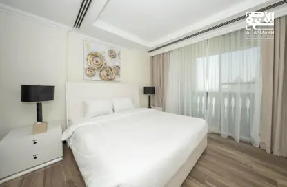 Room / Bedroom image for: Apartment - 1 Bedroom - 2 Bathrooms for rent in Tower 19 - Viva Bahriyah - The Pearl Island - Doha, Image 1
