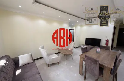 شقة - 2 غرف نوم - 2 حمامات للايجار في شارع عاصم بن عمر - المنصورة - الدوحة