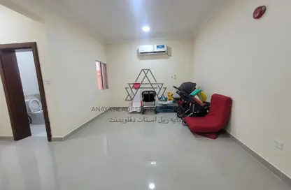 شقة - 2 غرف نوم - 2 حمامات للايجار في شارع المطار القديم - طريق المطار القديم - الدوحة