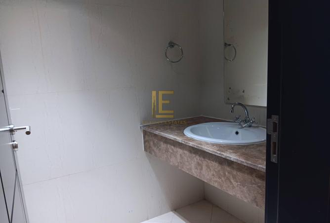881974 - Property Image 3