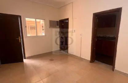 Apartment - Studio - 1 Bathroom for rent in Bu Hamour Street - Abu Hamour - Doha