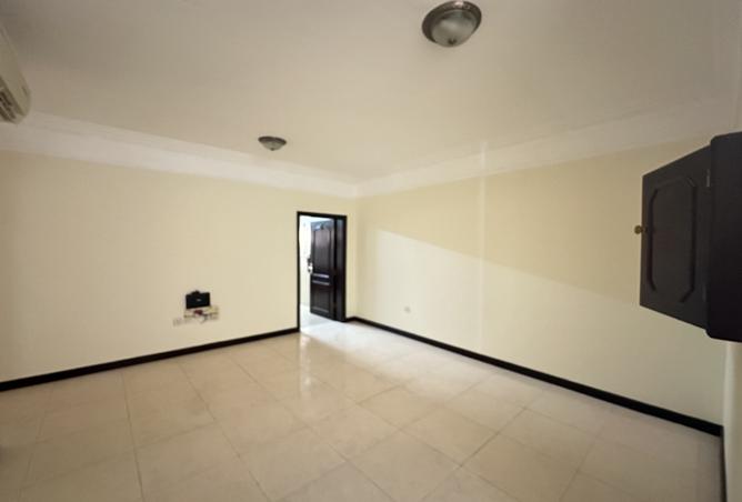966619 - Property Image 3