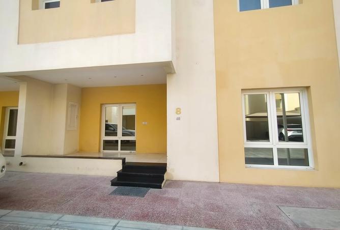925551 - Property Image 2