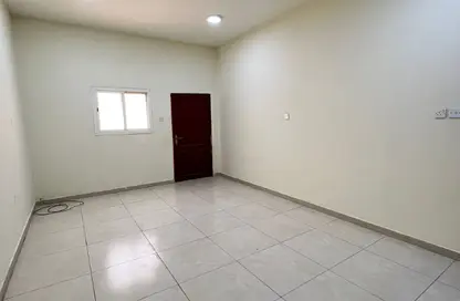 Apartment - 1 Bedroom - 1 Bathroom for rent in Izghawa - Izghawa - Doha