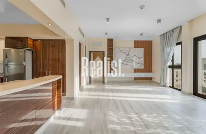 Apartment - 2 Bedrooms - 3 Bathrooms for sale in Chateau - Qanat Quartier - The Pearl Island - Doha