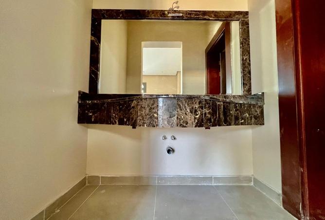 932331 - Property Image 3