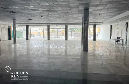 معرض - استوديو - 2 حمامات للايجار في الطريق الدائري الثالث - السد - الدوحة