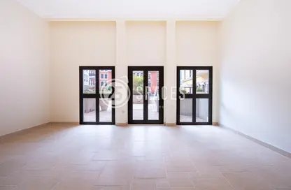 Empty Room image for: Apartment - 1 Bedroom - 2 Bathrooms for rent in Carnaval - Qanat Quartier - The Pearl Island - Doha, Image 1