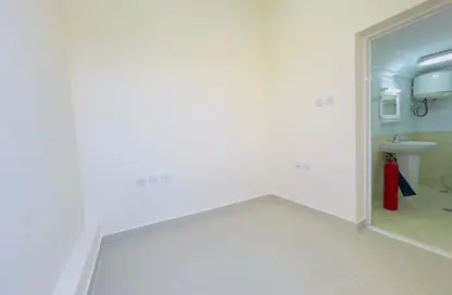 Compound - 4 Bedrooms - 5 Bathrooms for rent in Al Gharrafa - Al Gharrafa - Doha
