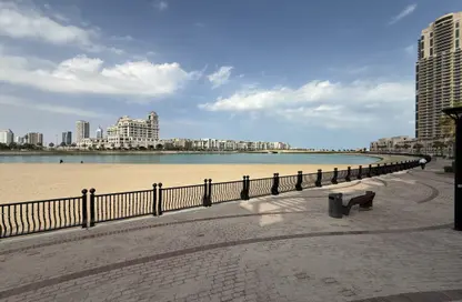 فيلا - 5 غرف نوم - 6 حمامات للايجار في طريق بورتو الشرقي - بورتو أرابيا - جزيرة اللؤلؤة - الدوحة فيلا - 5 غرف نوم - 6 حمامات للايجار في طريق بورتو الشرقي - بورتو أرابيا - جزيرة اللؤلؤة - الدوحة