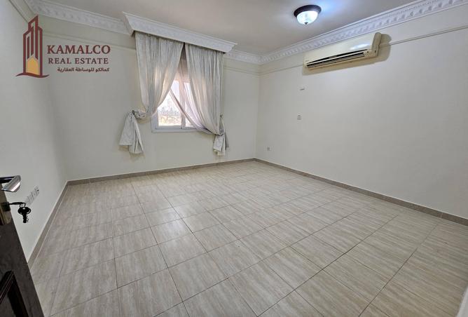 943006 - Property Image 3