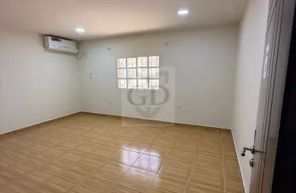 شقة - 1 حمام للايجار في مجمع برزان السكني - سلاطة الجديدة - سلاطة - الدوحة