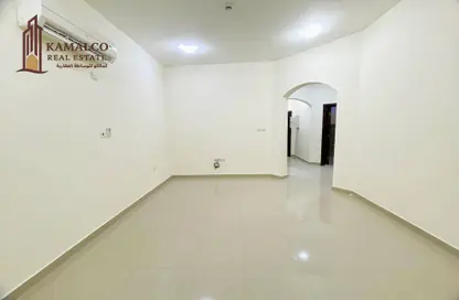 Apartment - 2 Bedrooms - 2 Bathrooms for rent in Al Mansoura - Al Mansoura - Doha