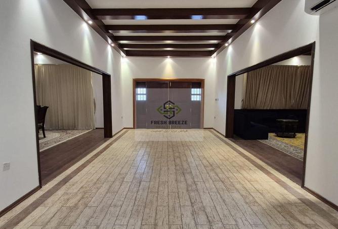 982086 - Property Image 3