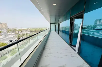 Apartment - 2 Bedrooms - 3 Bathrooms for rent in Marina Tower 02 - Marina District - Lusail