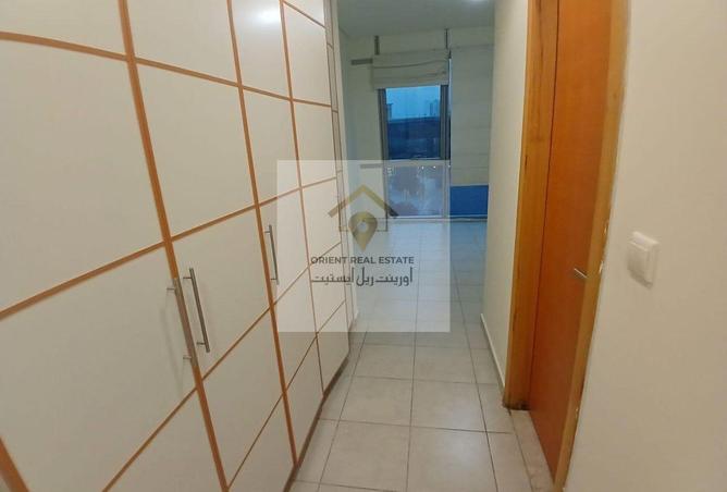 930910 - Property Image 3